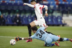 欧冠对决：多特失误助力马竞主场狂欢，胜利注入淘汰赛强心针